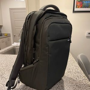 Incase Icon Backpack